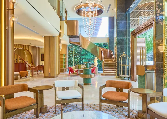 Kin Hotel Thi Sach